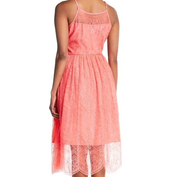 Cupcakes & Cashmere Strady Lace Dress - Picture 2 of 11